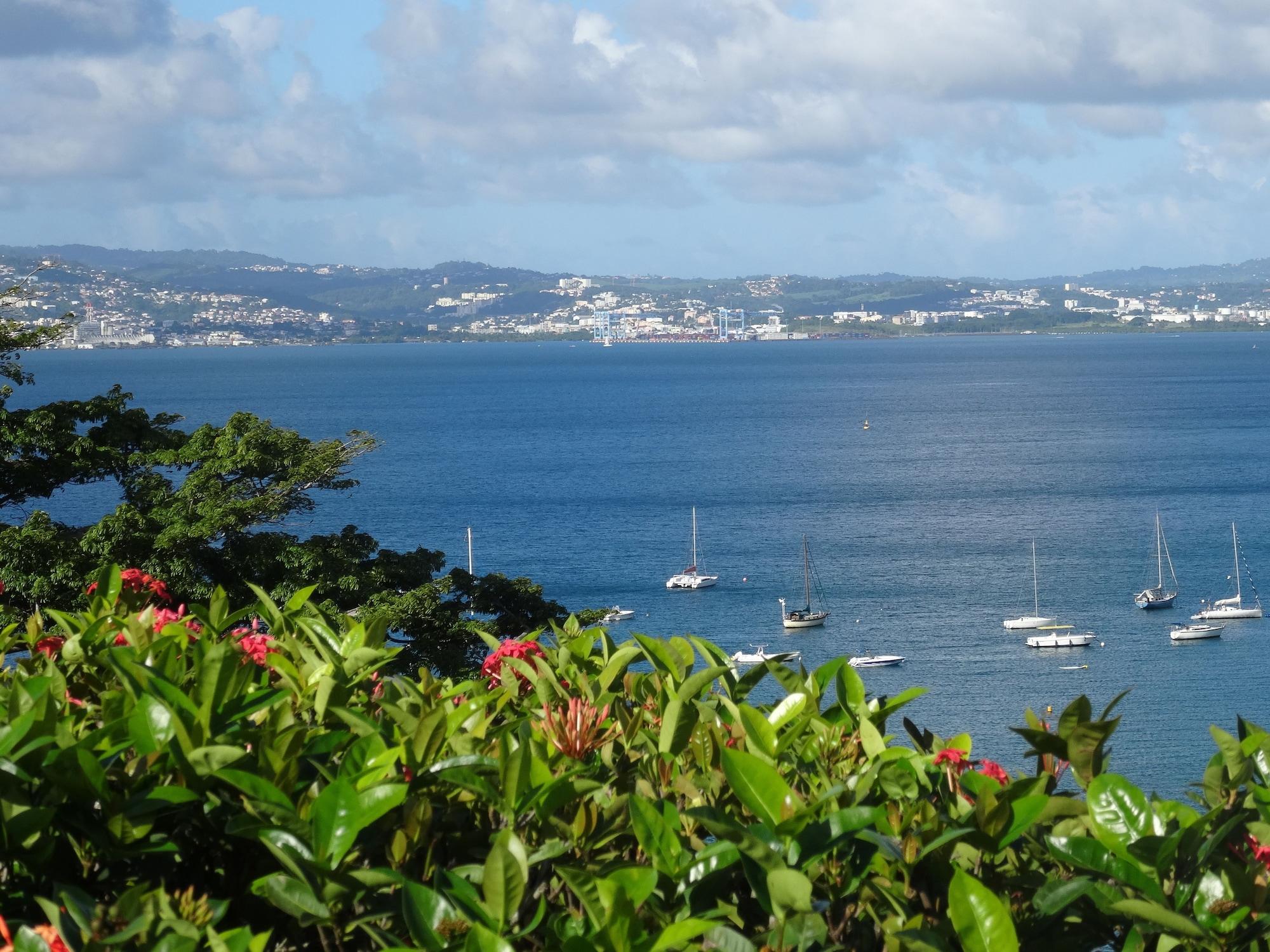 Le Panoramic Aparthotel เลส์ทรัวส์-ซีเลต์ ภายนอก รูปภาพ