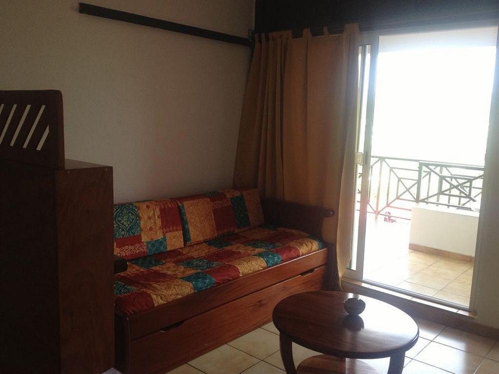 Le Panoramic Aparthotel เลส์ทรัวส์-ซีเลต์ ภายนอก รูปภาพ