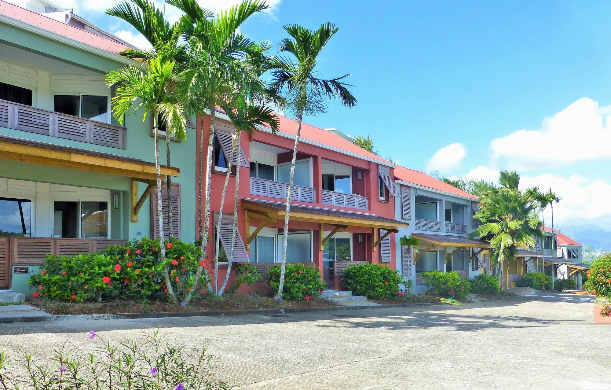 Le Panoramic Aparthotel เลส์ทรัวส์-ซีเลต์ ภายนอก รูปภาพ