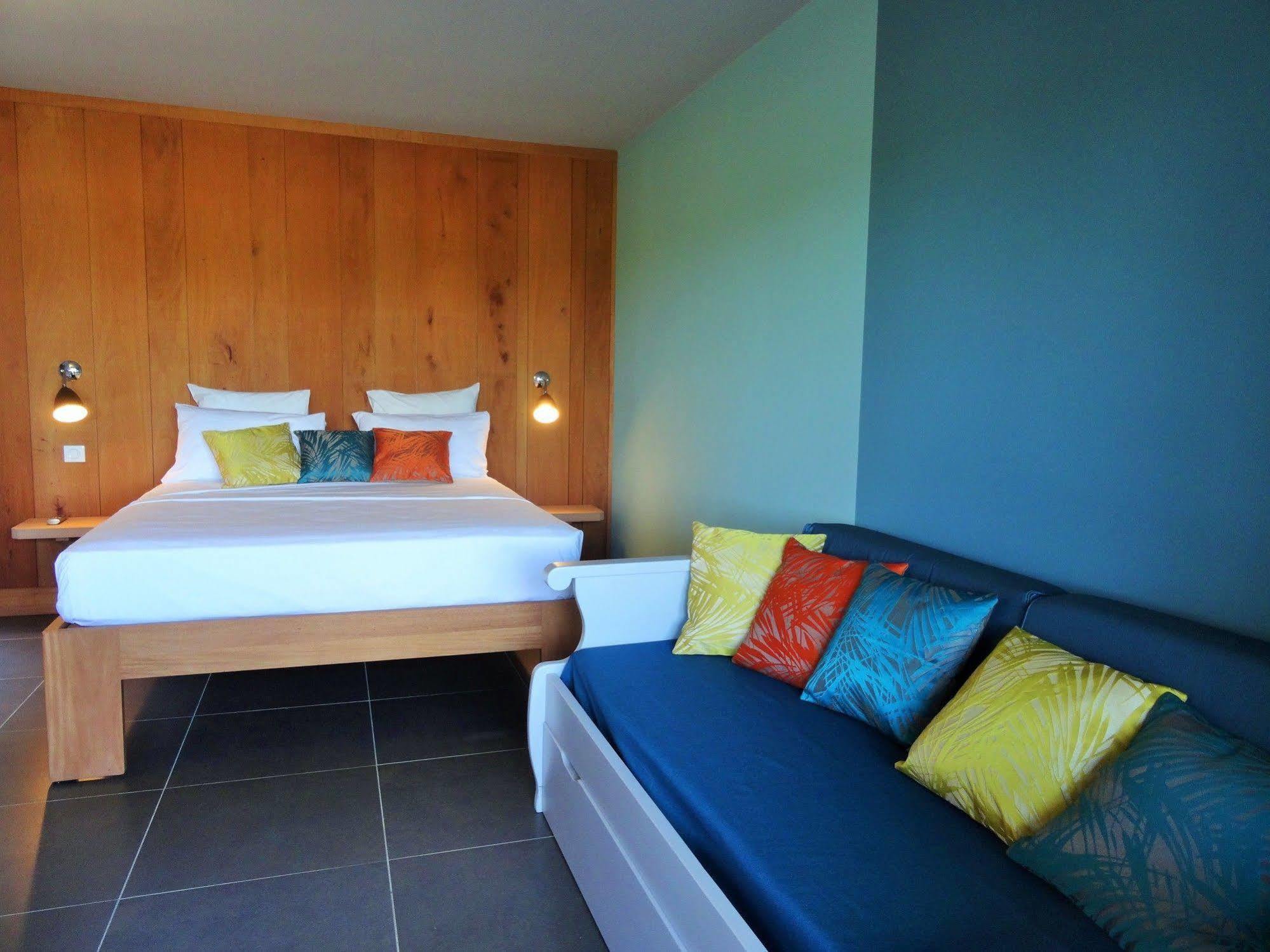 Le Panoramic Aparthotel เลส์ทรัวส์-ซีเลต์ ภายนอก รูปภาพ